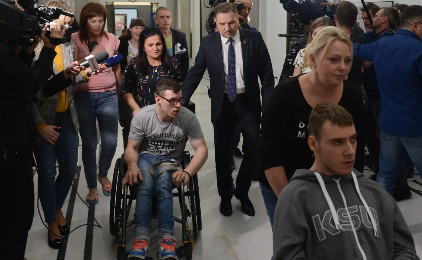 Protestujący w Sejmie: Czwartkowe spotkanie z minister Rafalską bez przełomu, w piątek kolejne