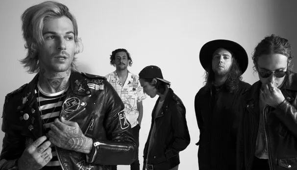  The Neighbourhood
