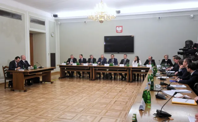 Horała ujawnia treść maila byłego dyrektora resortu finansów: Zdecydowano, aby nie wychodzić z zmianami w VAT, bo nie ma dla nich klimatu