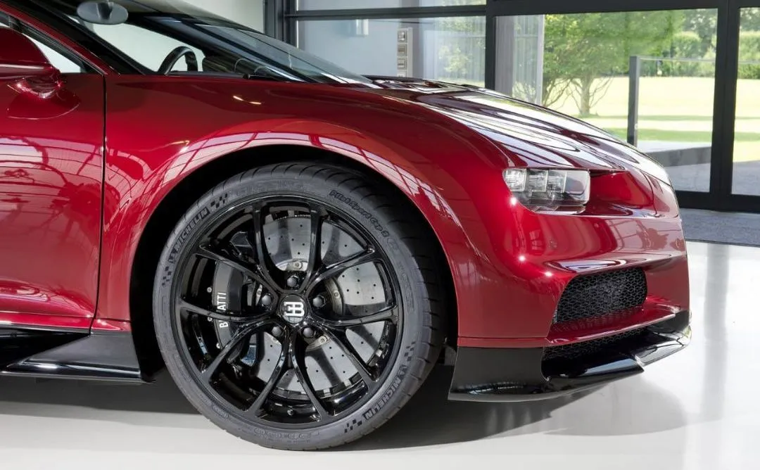 Pierwsze Bugatti Chiron już w Polsce. Kogo stać na samochód za niebotyczną kwotę?