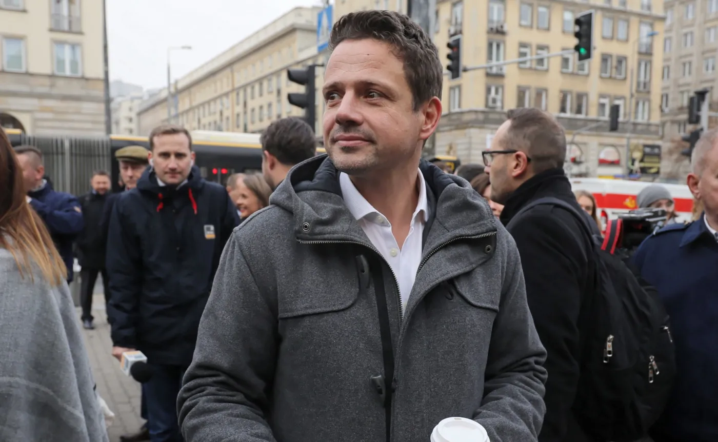 Trzaskowski o Morawieckim: Okazał się samozadowolonym dzieckiem tak nielubianej przez PiS III RP i ludzie to widzą