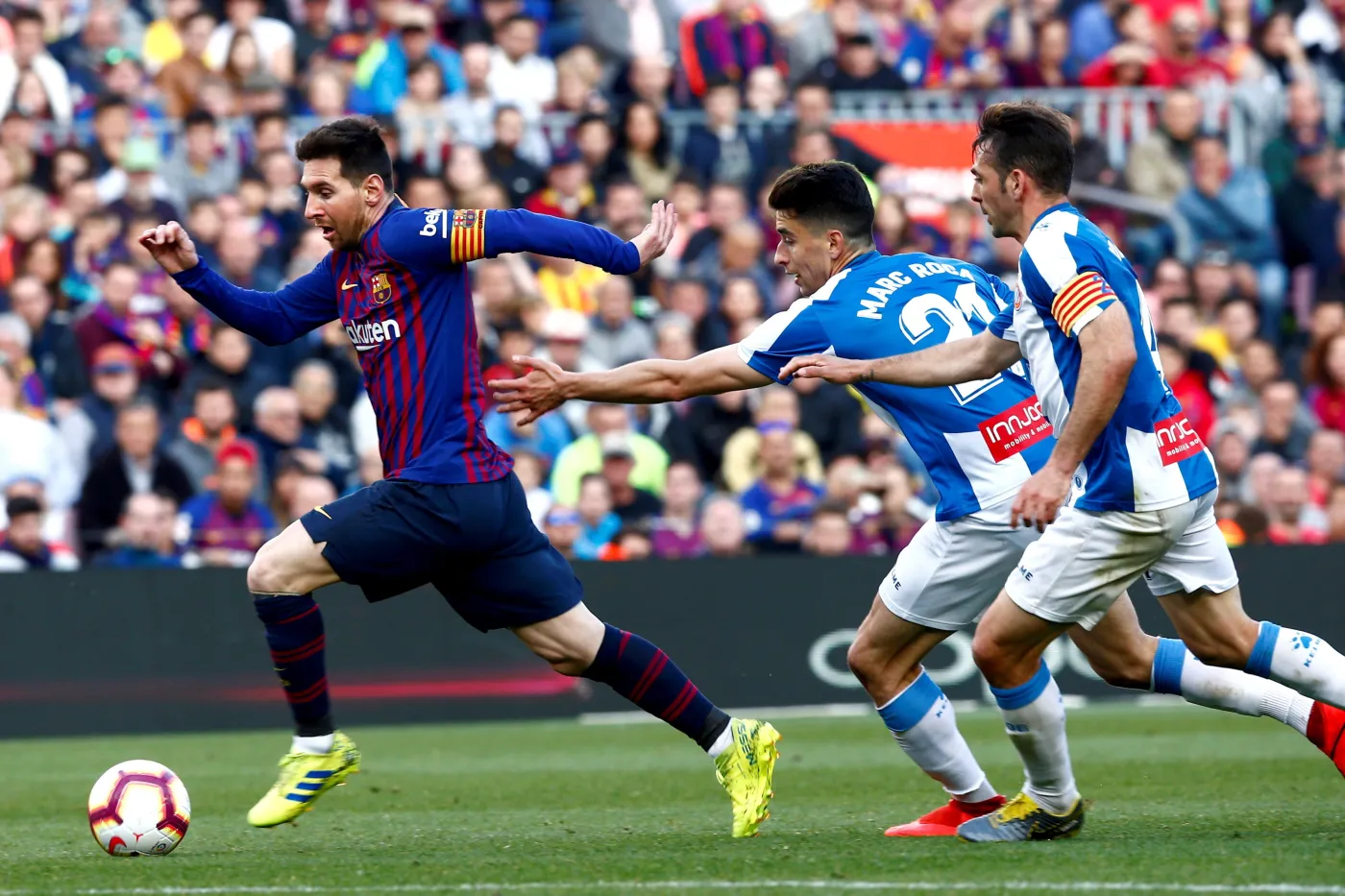 Leo Messi (z lewej)