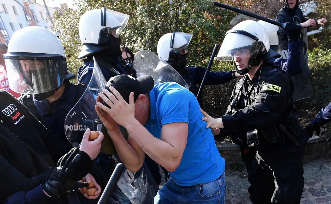 12247325-kontrmanifestacja.jpg