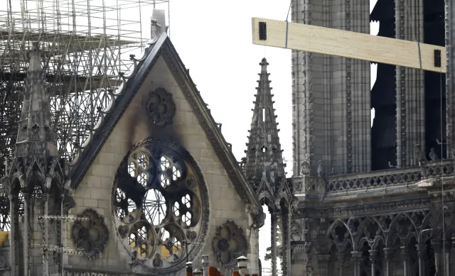 "Spłonięcie Notre Dame będzie oznaczało dokładnie to, co stanie się z Francją" [OPINIA]