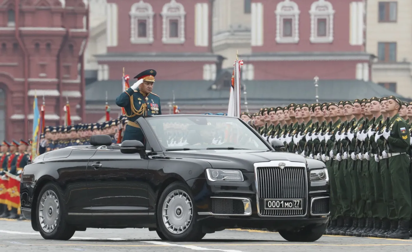 12314616-parada-w-moskwie.jpg