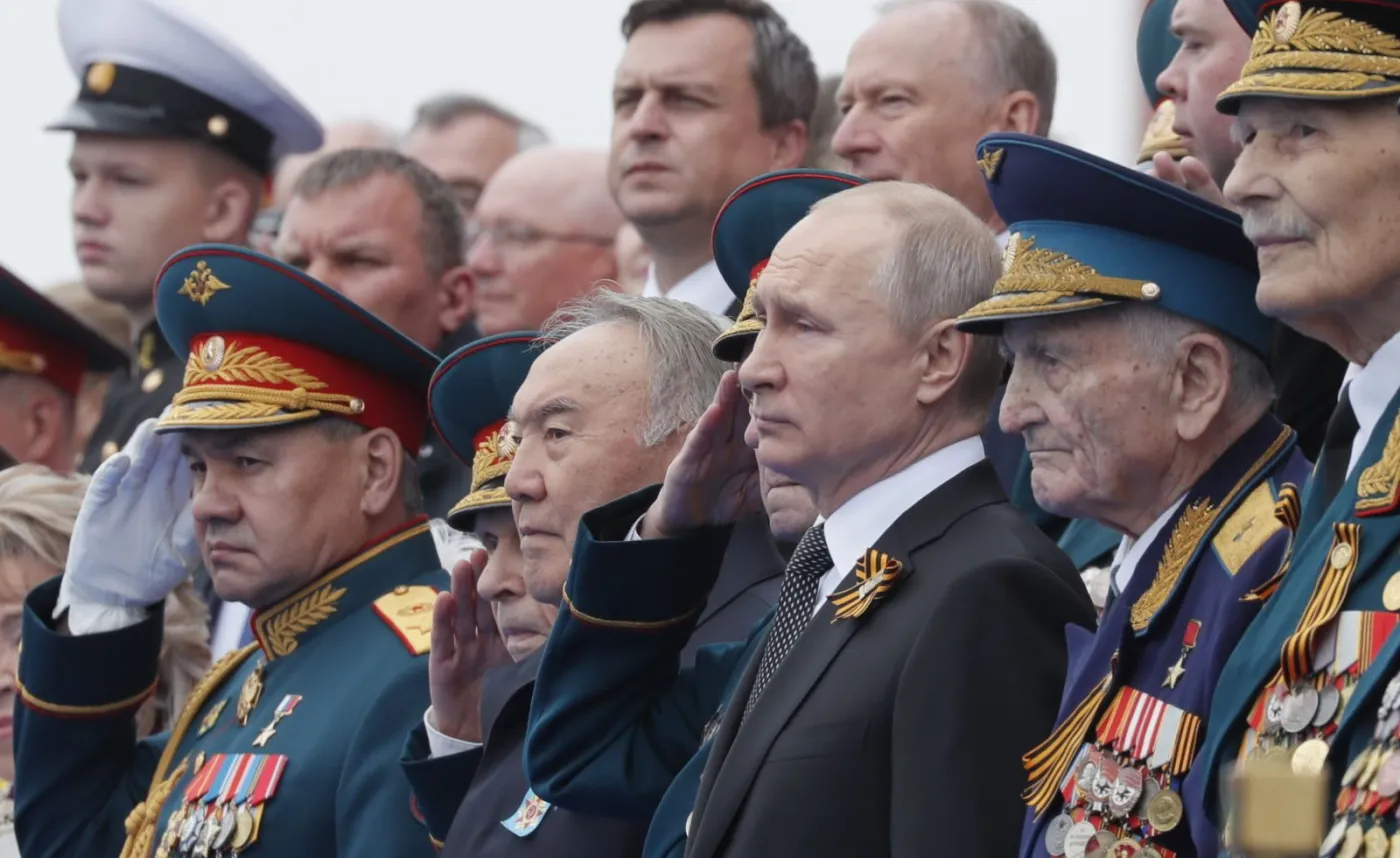 12314776-parada-w-moskwie.jpg