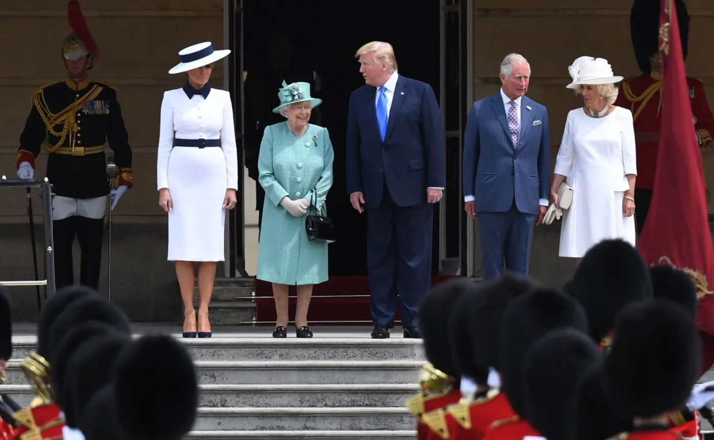 Trump z Melanią u królowej Elżbiety. Prezydent USA z wizytą w Londynie [ZDJĘCIA]