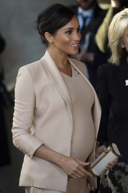 12103240-ksiezna-meghan.jpg