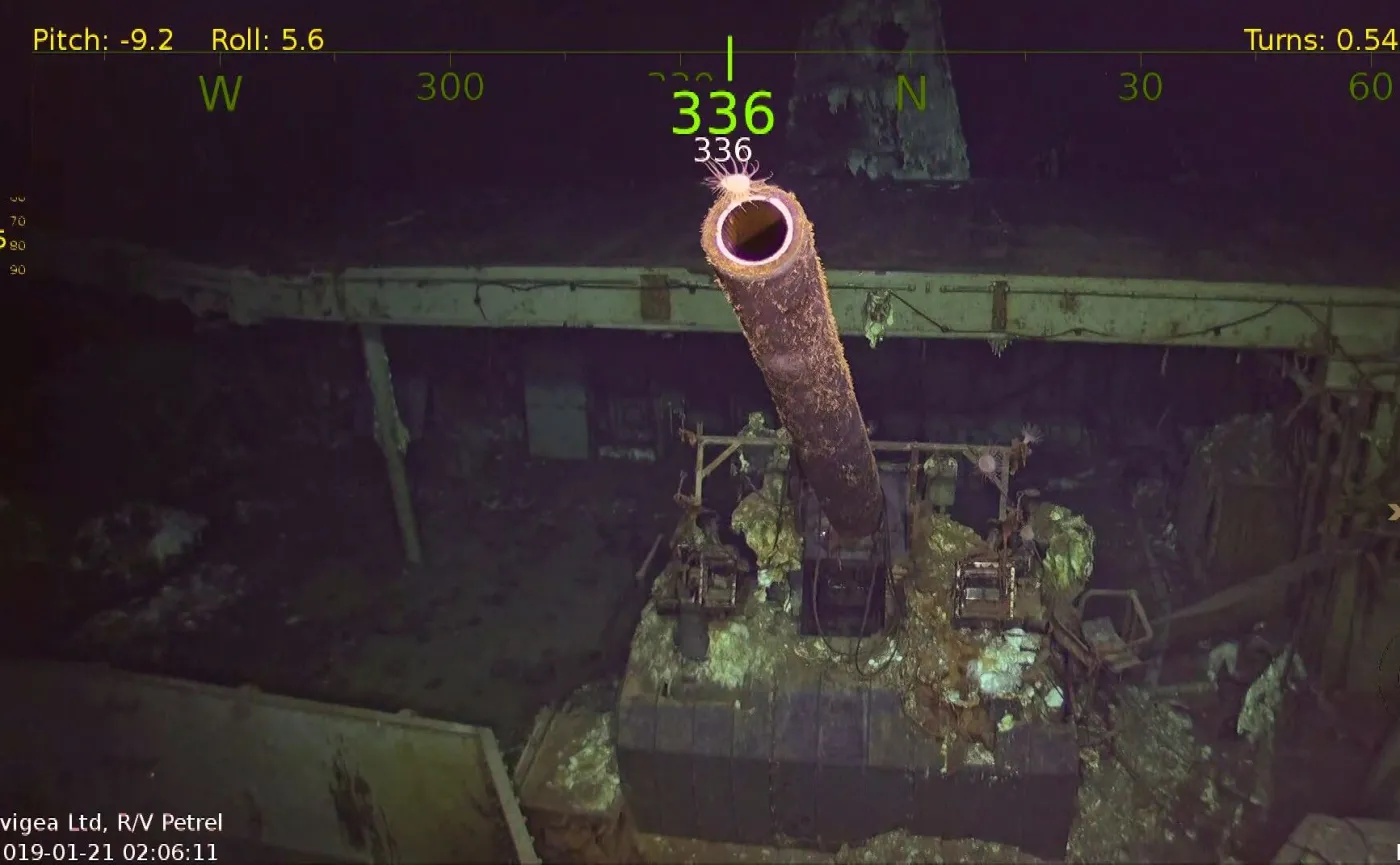 12127891-wrak-uss-hornet.jpeg