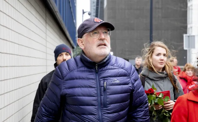 Biedroń z poparciem Timmermansa. Wiceszef KE namaszcza szefa Wiosny na lidera polskiej lewicy