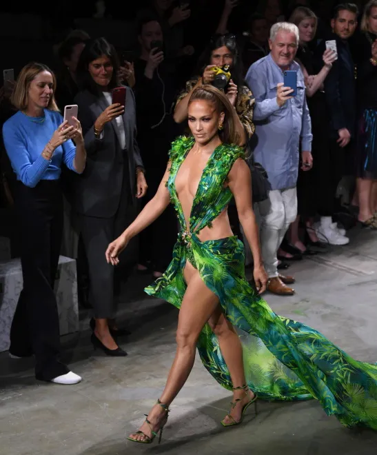12620500-jennifer-lopez.jpg