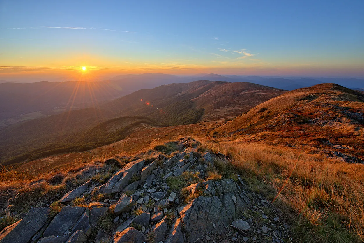 12646903-tarnica-travelist.jpg