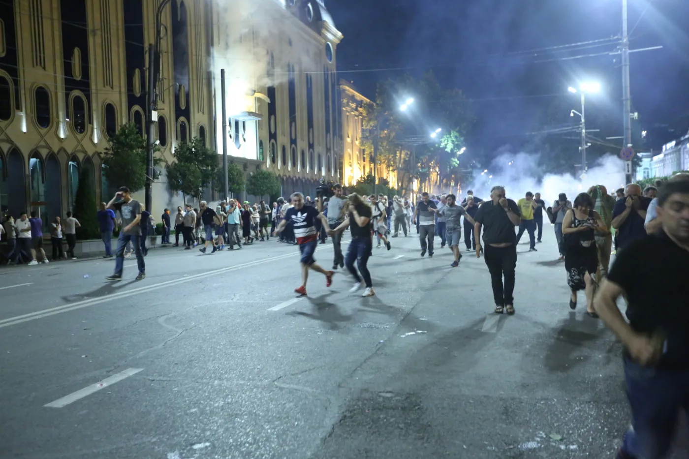 12412043-protesty-w-gruzji.jpg