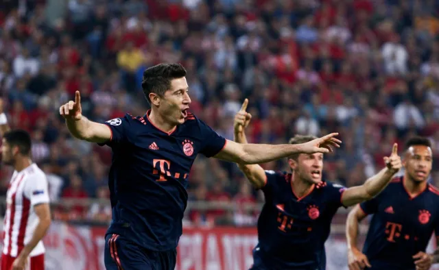 Lewandowski goni Benzemę. "Staram się robić tylko to, co do mnie należy"