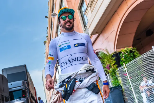 Fernando Alonso wraca do Formuły 1. Podpisał wstępny kontrakt