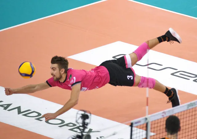 Jakub Popiwczak zostaje w Jastrzębskim Węglu na kolejne dwa lata