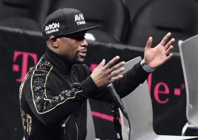 Floyd Mayweather chce zapłacić za pogrzeb George'a Floyda
