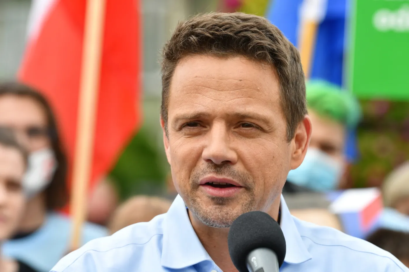 Trzaskowski: Jestem przeciw adopcji dzieci przez pary jednopłciowe. Sztab Dudy: Rafał, nie kłam