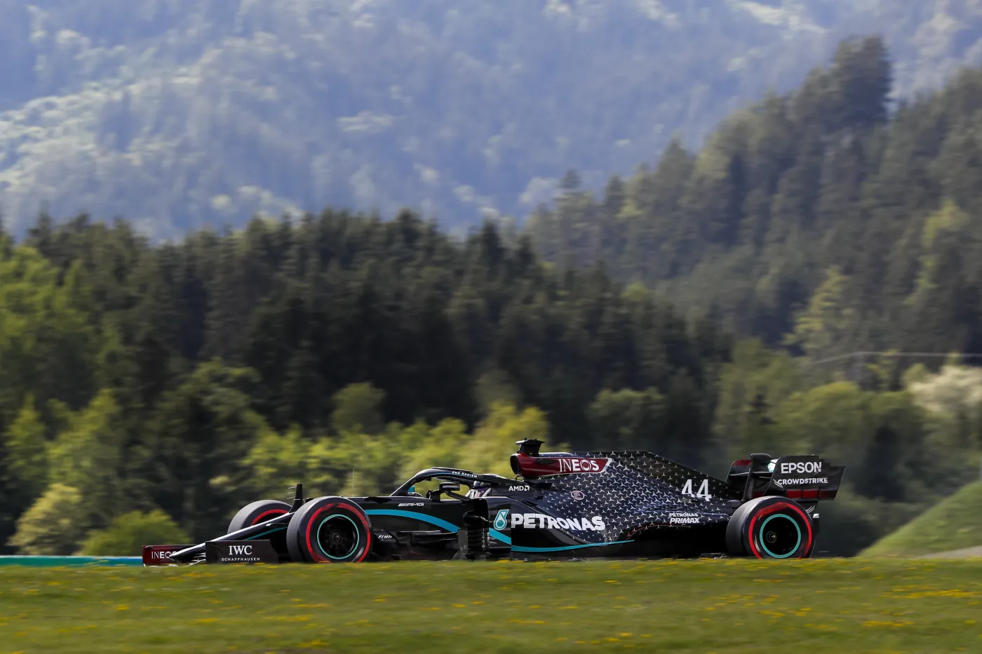 Kapitalne kwalifikacje na torze w Spielbergu. Hamilton po raz 89. ruszy z pole position