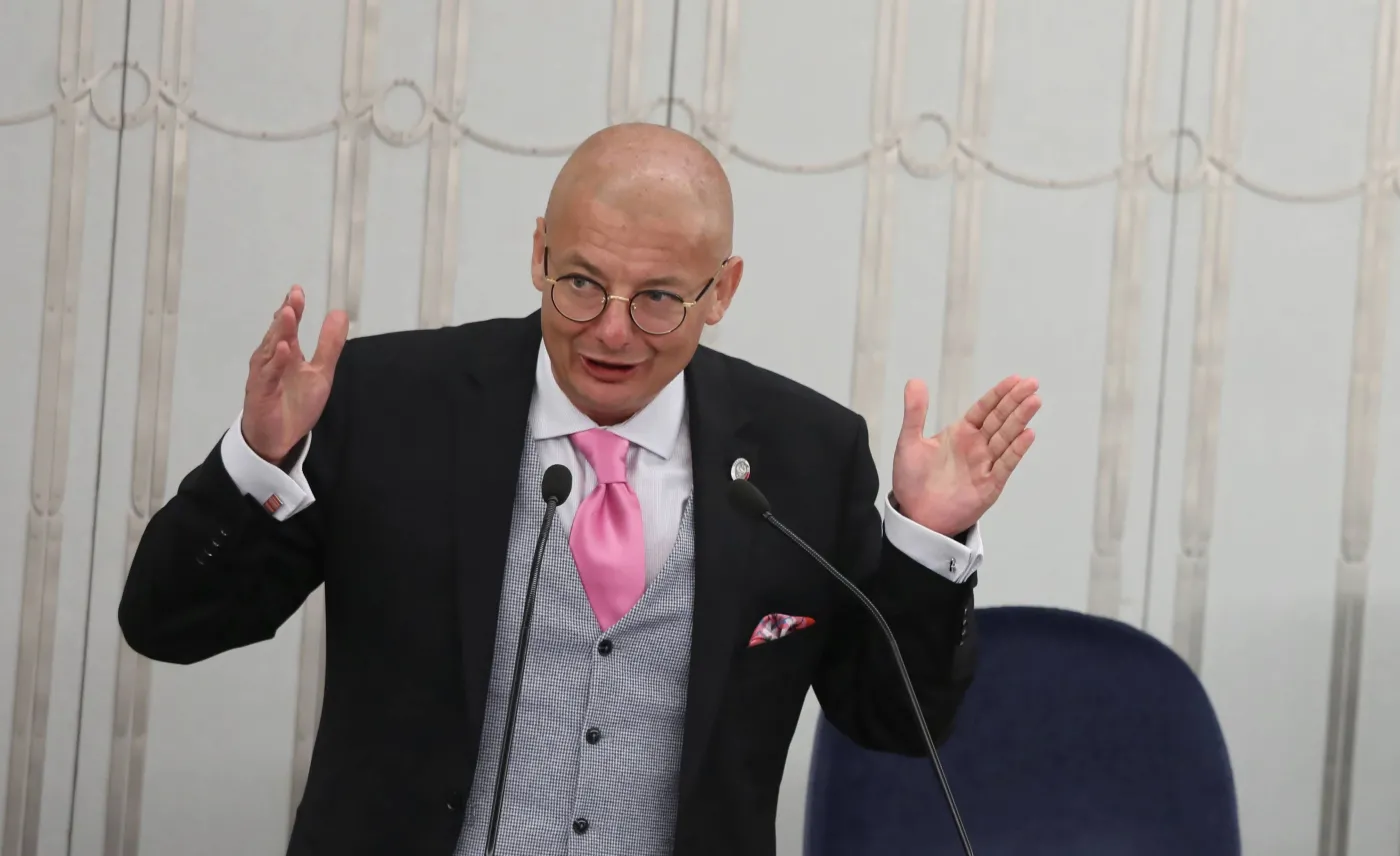 Ostry spór senatorów. "Być może by nie było zarażeń w Senacie, gdybyśmy nie uwierzyli premierowi"