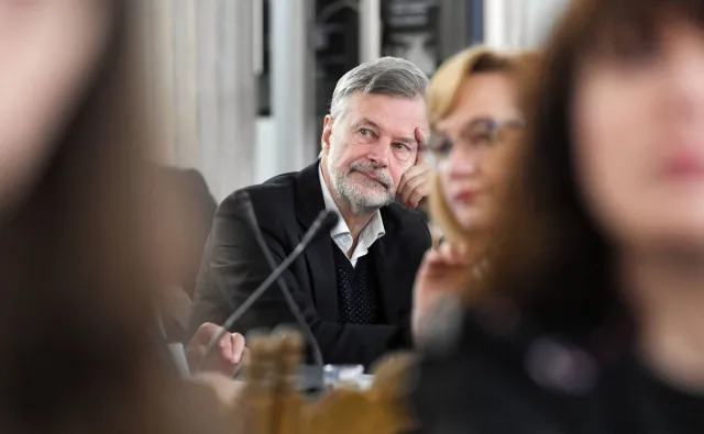 Były minister zdrowia: Mamy ciągle dużo niewiadomych, ale szkoła ruszyć musi [WIDEO]
