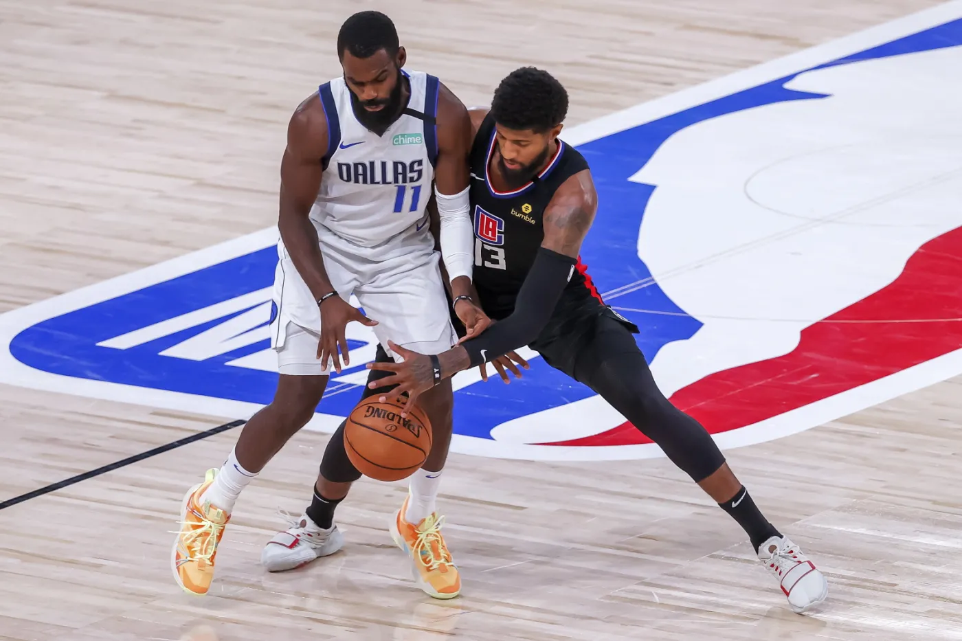 Liga NBA. Awans Clippers do drugiej rundy play off