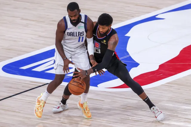 Liga NBA. Awans Clippers do drugiej rundy play off