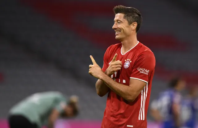 Absolutny nokaut, totalna miazga, 8:0! Lewandowski z golem i genialną asystą!