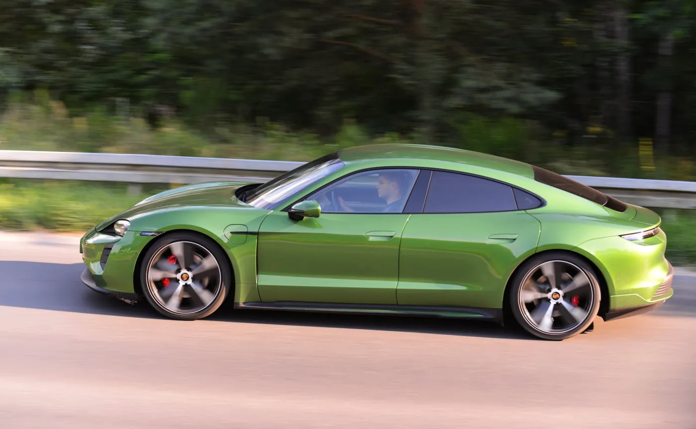 Porsche Taycan 4S