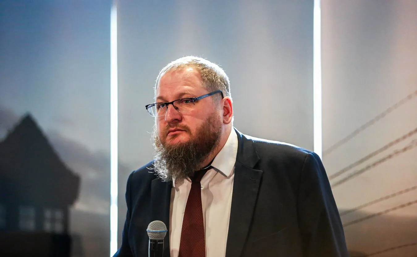 Dyrektor Muzeum Auschwitz chce iść do więzienia zamiast skazanego 13-latka. "Haniebny wyrok"