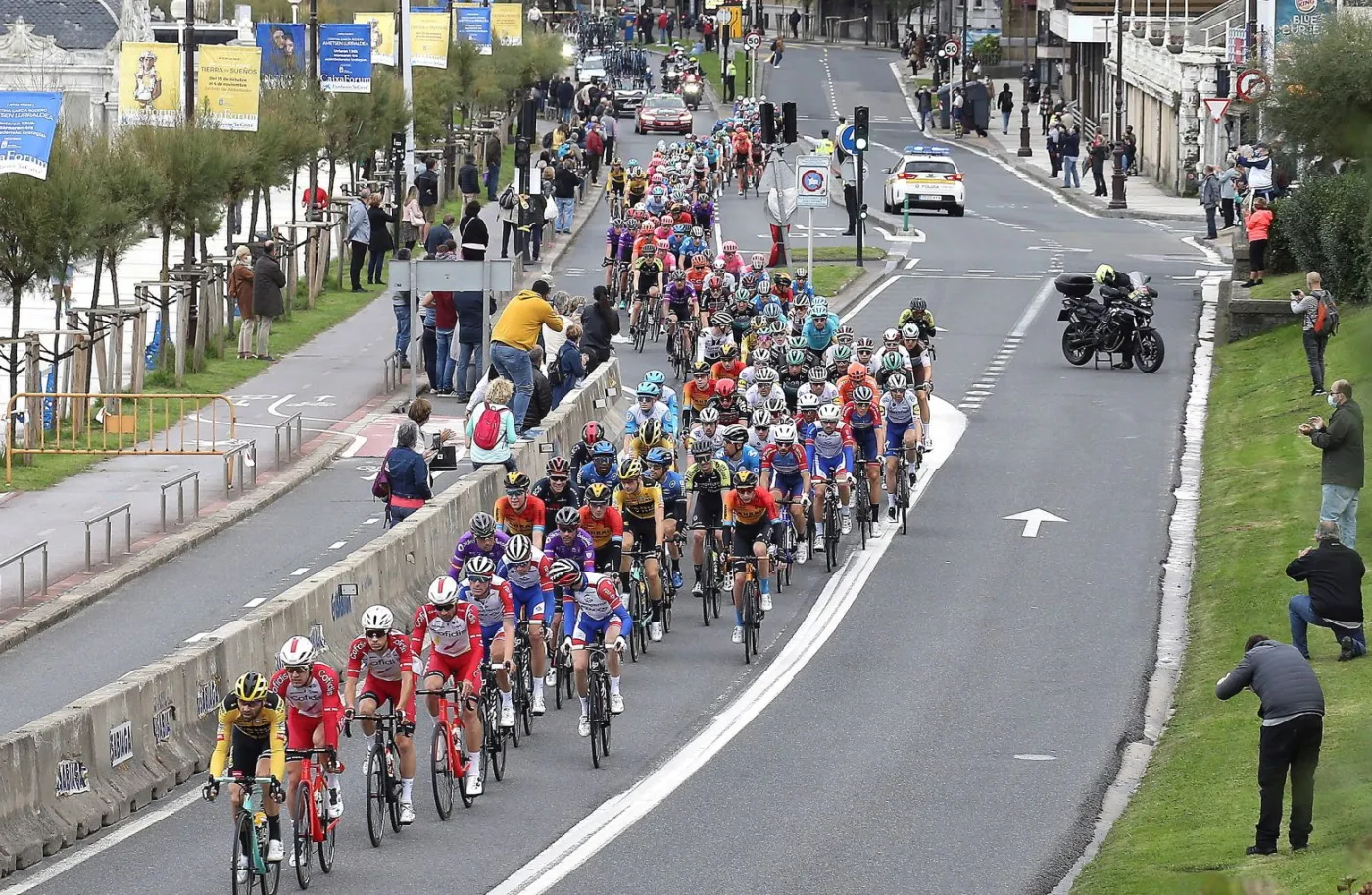 Wystartowała Vuelta a Espana. Roglic zwycięzcą pierwszego etapu