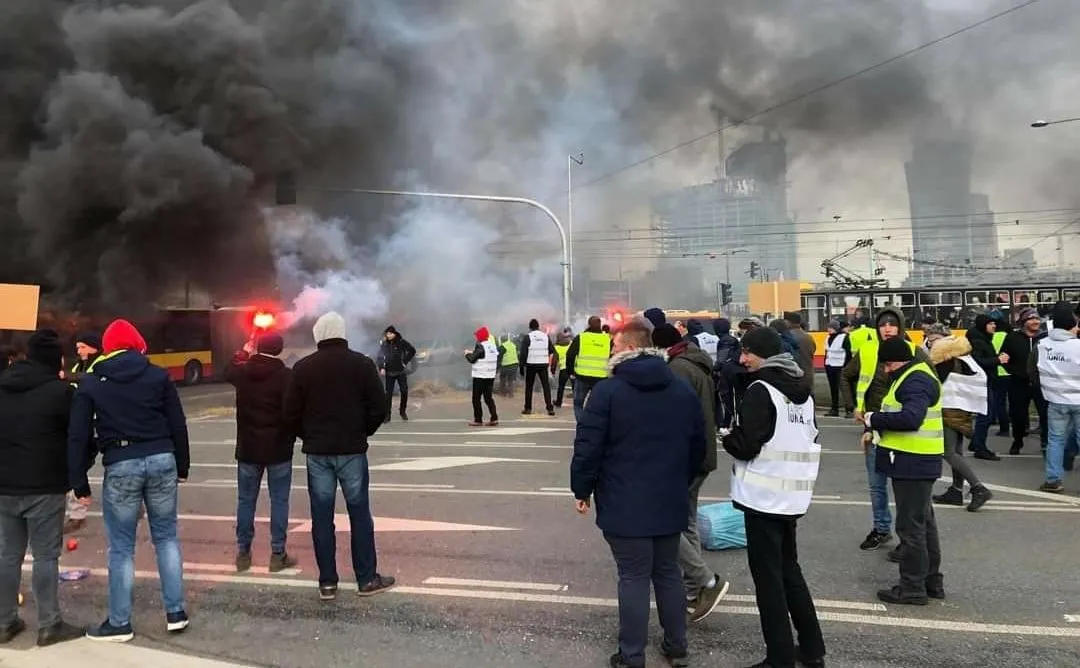 Rolnicy blokują Warszawę w kluczowych punktach. Oto LISTA ulic