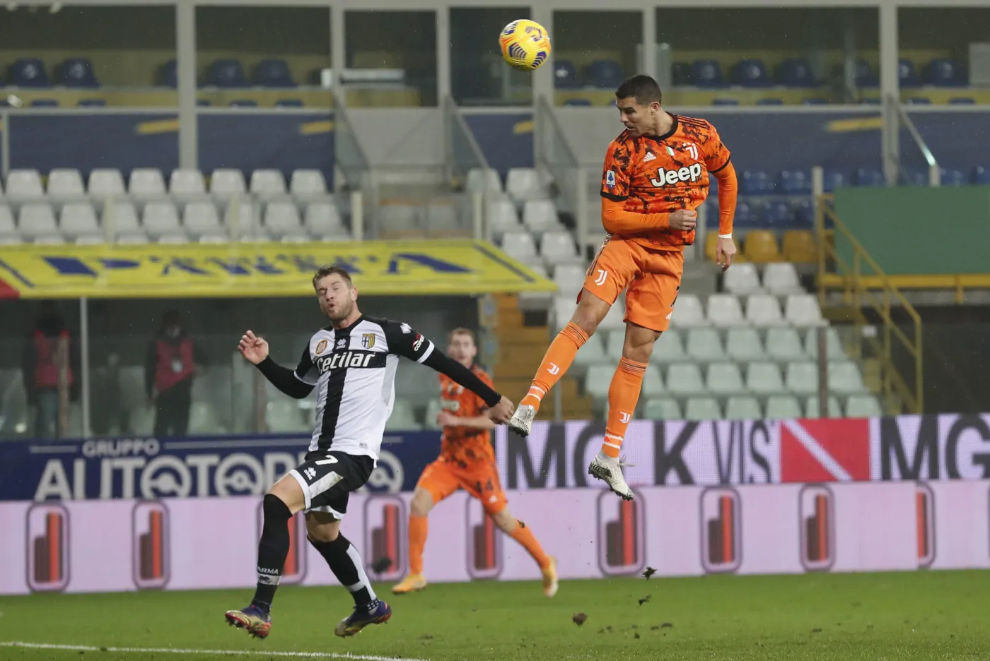 Dwa gole Ronaldo, trzy punkty Juventusu, Szczęsny na ławce rezerwowych