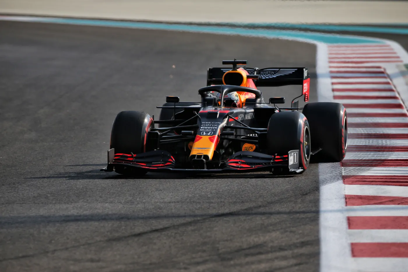 Max Verstappen najszybszy w kwalifikacjach do wyścigu F1 o GP Abu Zabi