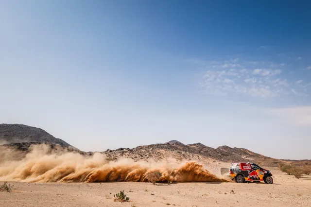 Rajd Dakar: Przygoński piąty na etapie, wycofał się lider motocyklistów