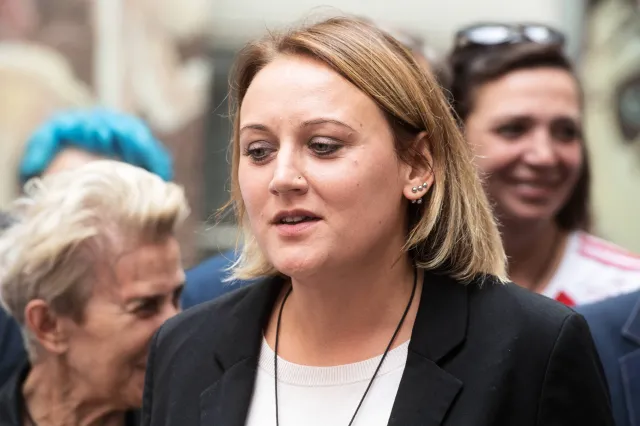 Krzyczała "wyp...ać" na Strajku Kobiet. Dymisji nie będzie. Radny PiS: To skandal