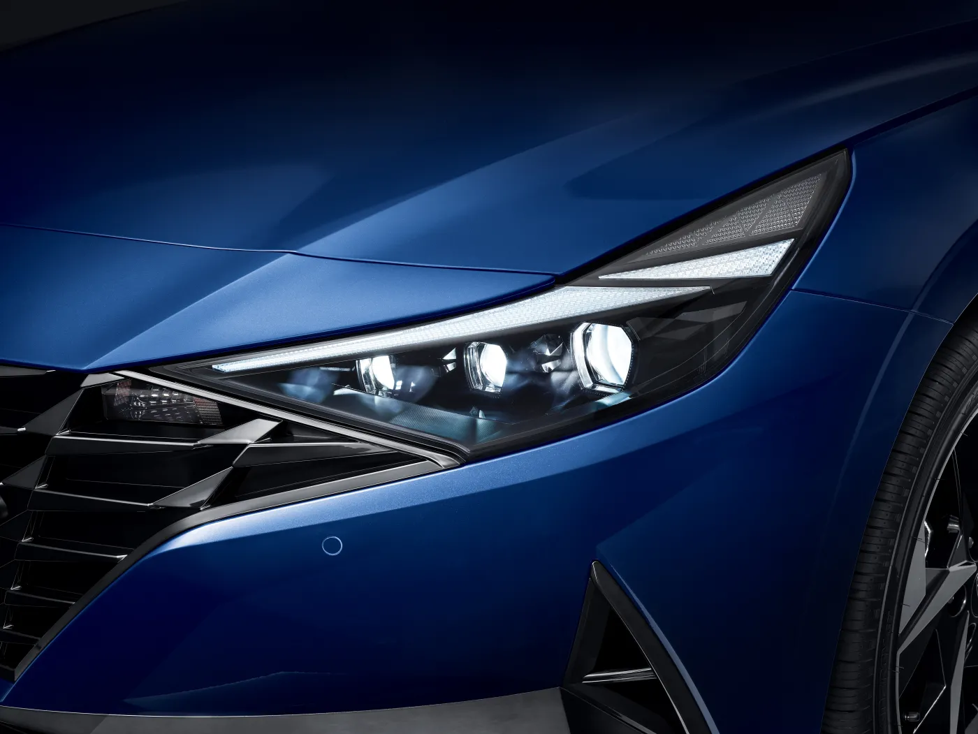 Hyundai Elantra nowej generacji już w Polsce. Cena? Jeden silnik i awangardowy styl