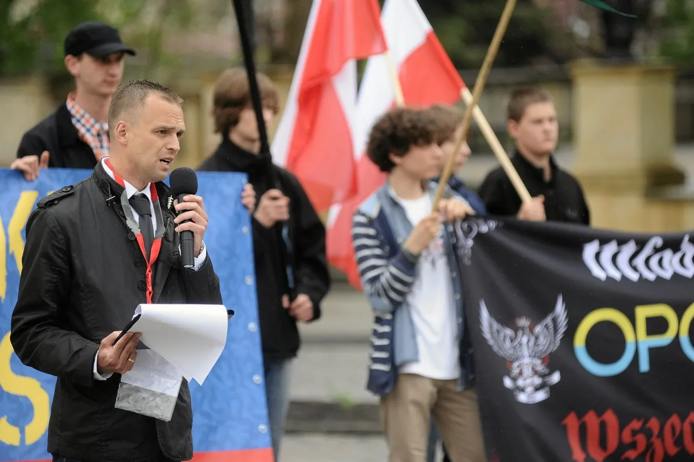 IPN mógłby Greniuchowi urządzić wystawę planszową pt. "Jak hajlowałem przez lata" [FELIETON]