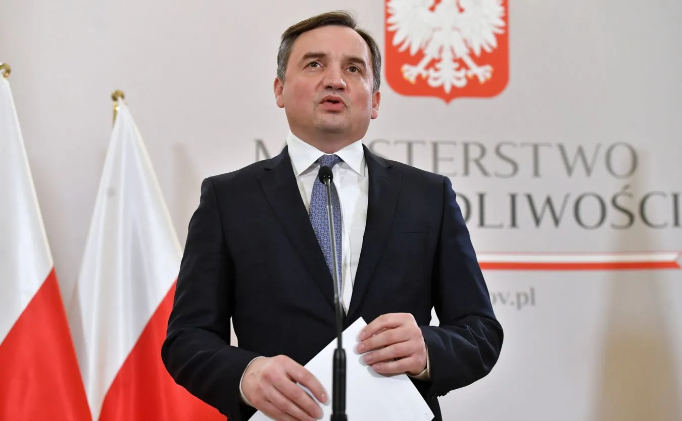 Prokuratura chce ścigać internautów z art. 212 Kk. W tle Ziobro i Święczkowski