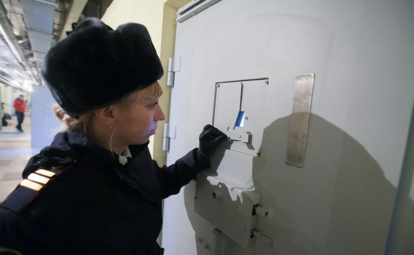Rosyjski dziennikarz oskarżony o zdradę stanu. GRU dokona ekspertyzy tajnych danych
