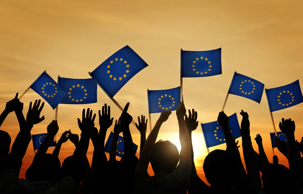 UE coraz bardziej odlatuje w kosmos. Trzeba ją jak najszybciej stamtąd ściągnąć [FELIETON]