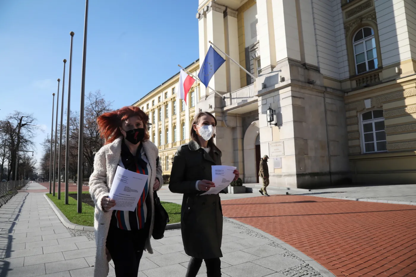 Lewica kontroluje kancelarię premiera. Pod lupą harmonogram szczepień