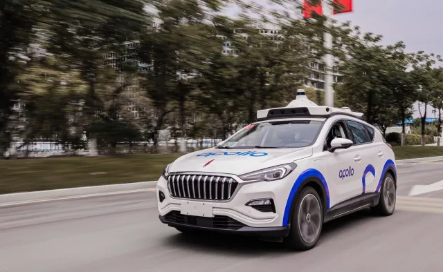 Samochody-roboty już na ulicach. Pierwsza firma dostała pozwolenie na przewóz ludzi