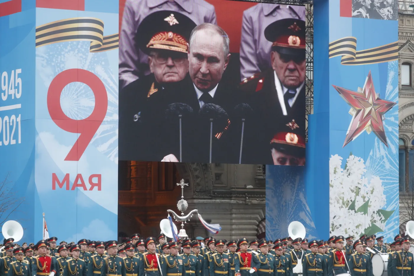 Putin: Są próby pisania historii na nowo i usprawiedliwienia zbrodniarzy