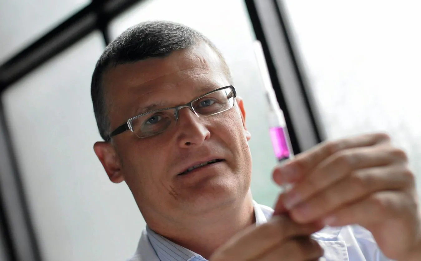 Dr Grzesiowski: Należy zrezygnować z maseczek na powietrzu