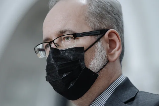 Luzowanie obostrzeń. Niedzielski o kolejnych krokach. Padł TERMIN