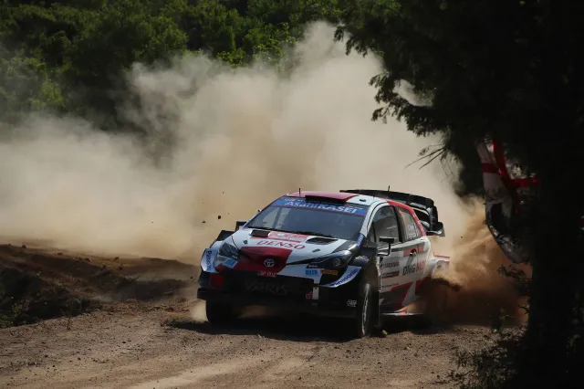 Rajd Włoch: Ogier wygrał na Sardynii. Kajetanowicz daleko