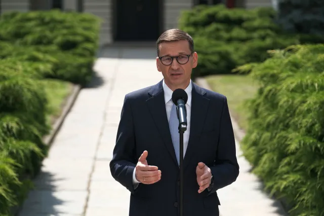 Premier po tragicznym wypadku w Stalowej Woli: Będzie bat na pijanych kierowców