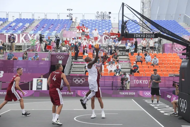 Tokio 2020. Polscy koszykarze 3x3 w końcu wygrali. Łatwo jednak nie było