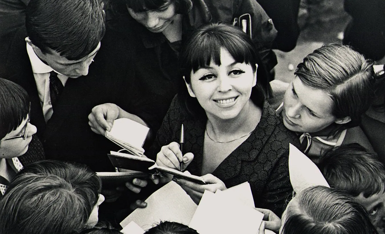 Kalina Jędrusik. Kolorowy ptak, któremu komunistyczna klatka połamała skrzydła